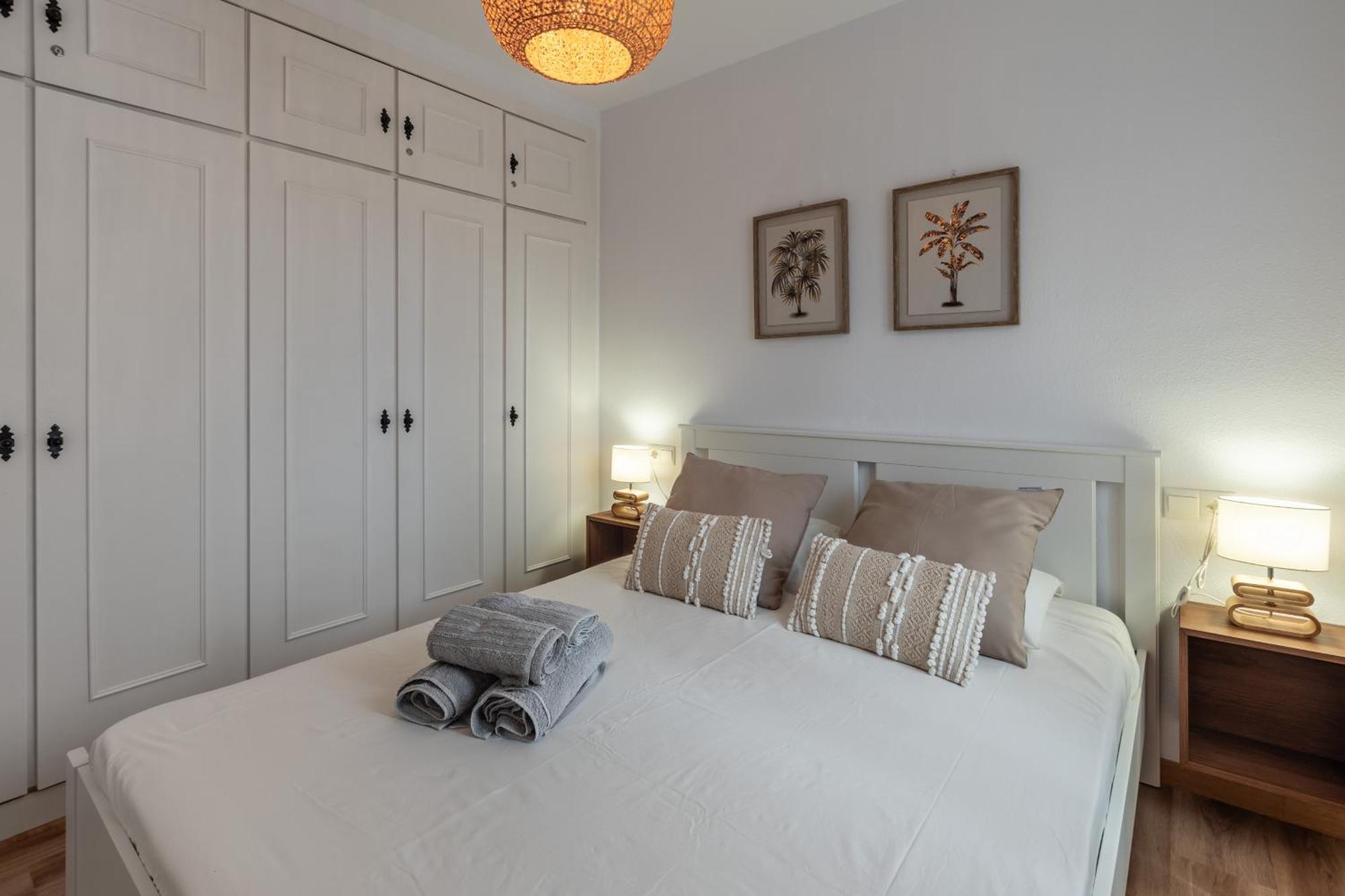 Renovated Apartment On Beachside With Pool Нерха Екстер'єр фото