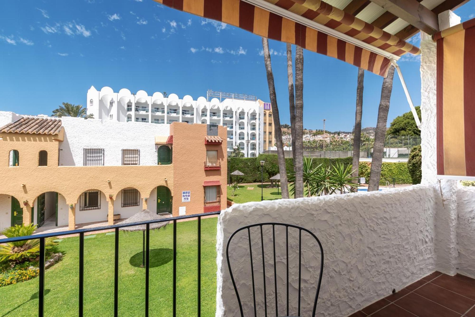 Renovated Apartment On Beachside With Pool Нерха Екстер'єр фото